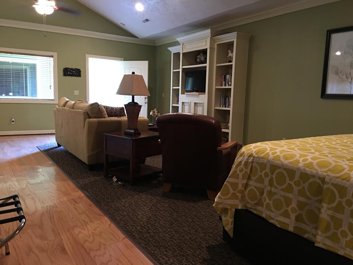 Southern Comfort Suites Mayfield Exteriör bild